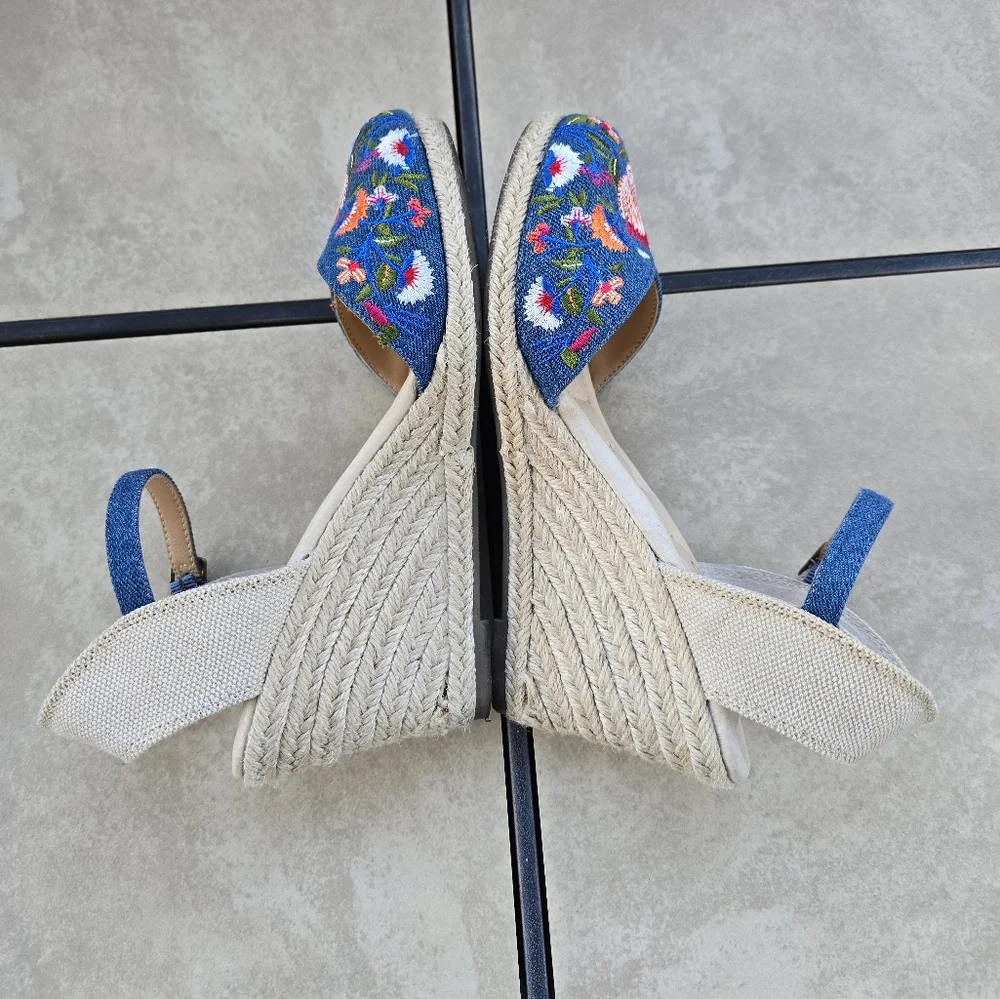 me Too Boho Blue Embroidered Espadrilles, Size 7.5M